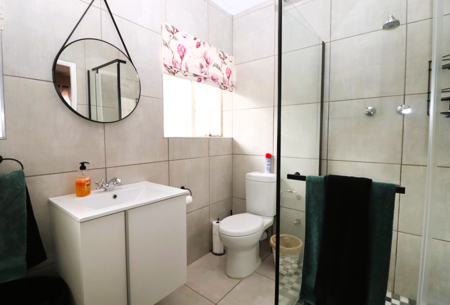 3 Bedroom Property for Sale in Uitsig Western Cape